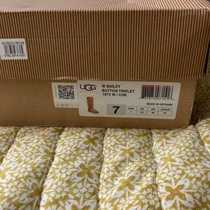 UGG Bailey Button Triplet.